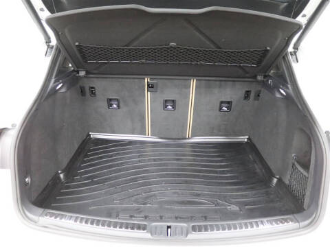 2020 Porsche Macan S