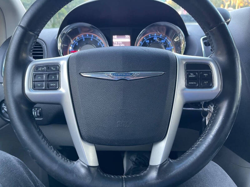 2014 Chrysler Town and Country Touring