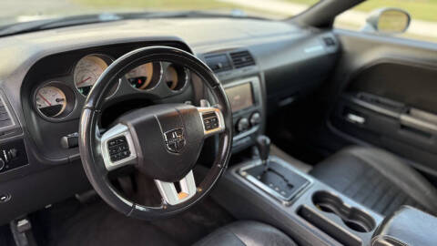 2012 Dodge Challenger R/T Plus