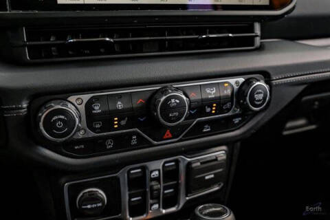 2024 Jeep Gladiator Sport