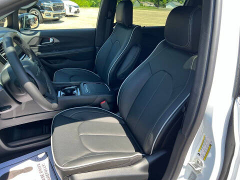 2027 Chrysler Pacifica Limited