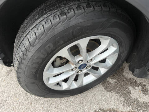 2020 Ford Escape SE