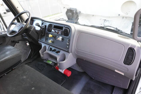 2018 Freightliner M2 106