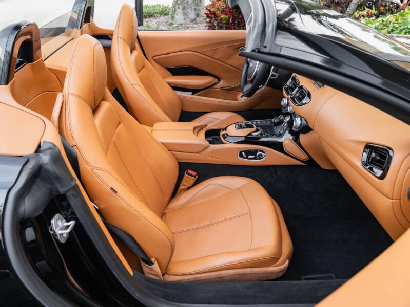2021 Aston Martin Vantage