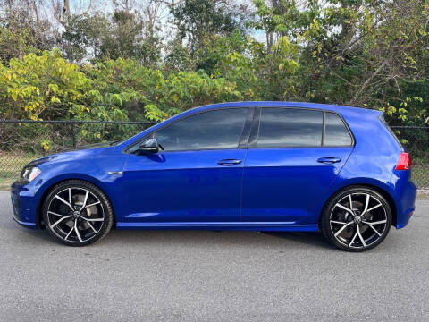 2017 Volkswagen Golf R 4Motion