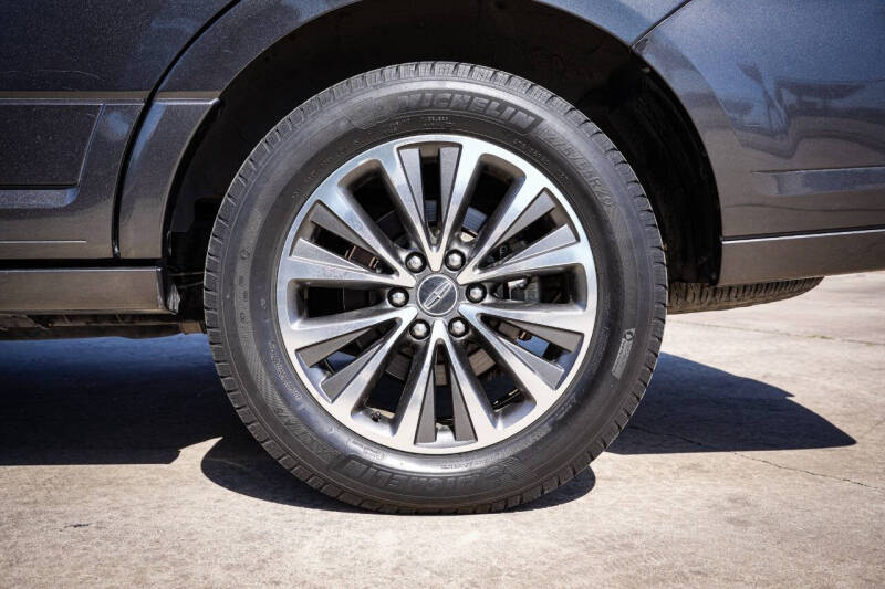 2016 Lincoln Navigator Select