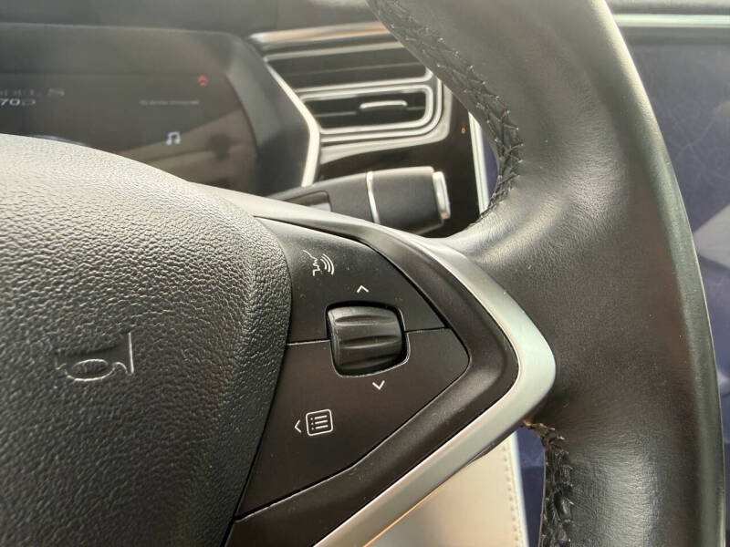 2015 Tesla Model S 70D