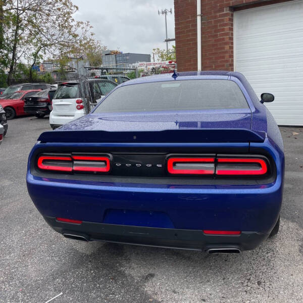 2018 Dodge Challenger SXT Plus