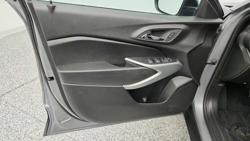 2025 Chevrolet Trax RS