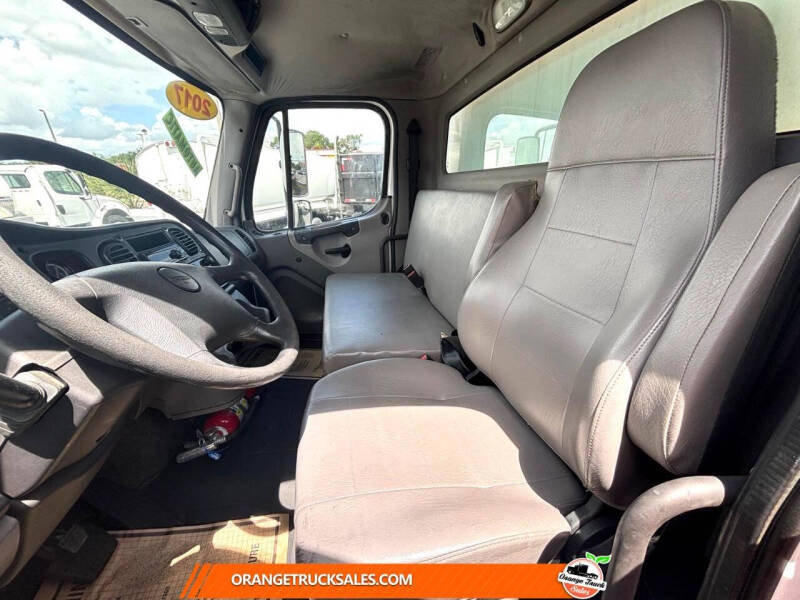 2017 Freightliner M2 106