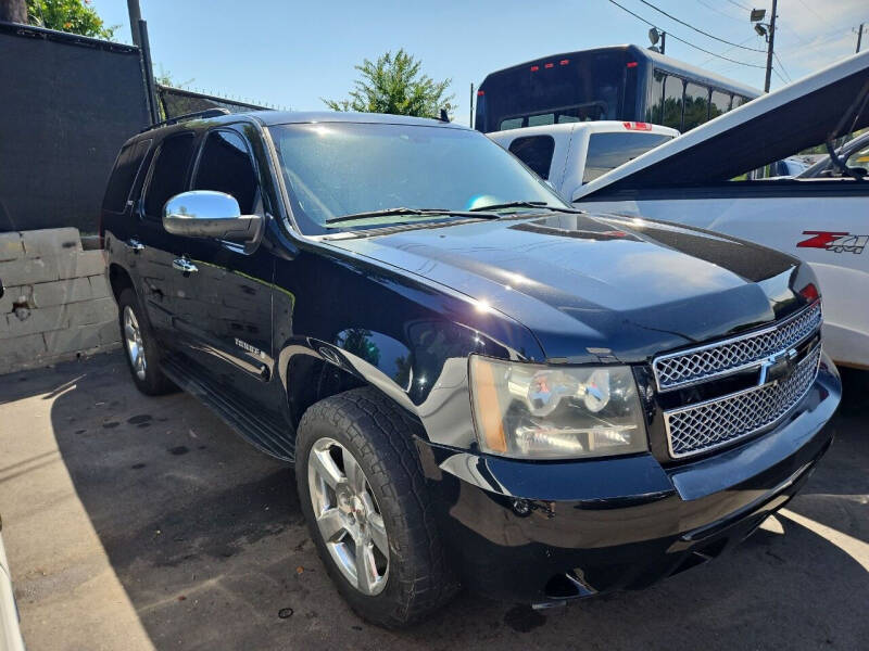 2008 Chevrolet Tahoe LS photo 2