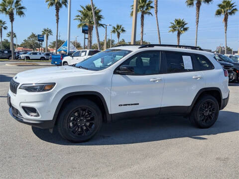 2023 Jeep Cherokee Altitude Lux