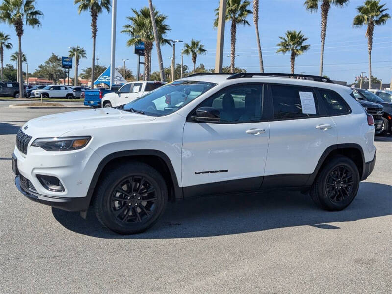 2023 Jeep Cherokee Altitude Lux