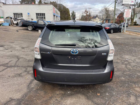 2012 Toyota Prius v Five