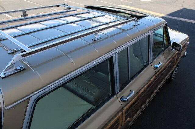 1990 Jeep Grand Wagoneer