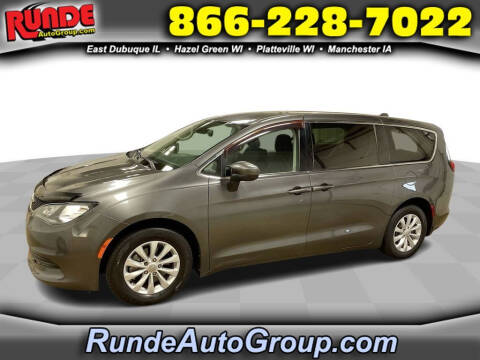 2017 Chrysler Pacifica for sale at Runde PreDriven in Hazel Green WI