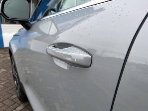 2024 Volvo XC40 B5 Ultimate Bright Theme