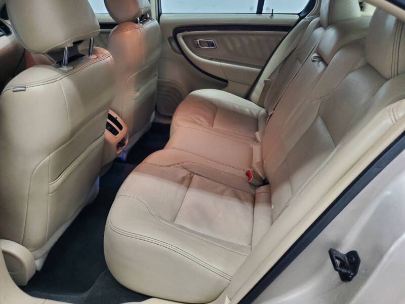 2017 Ford Taurus Limited