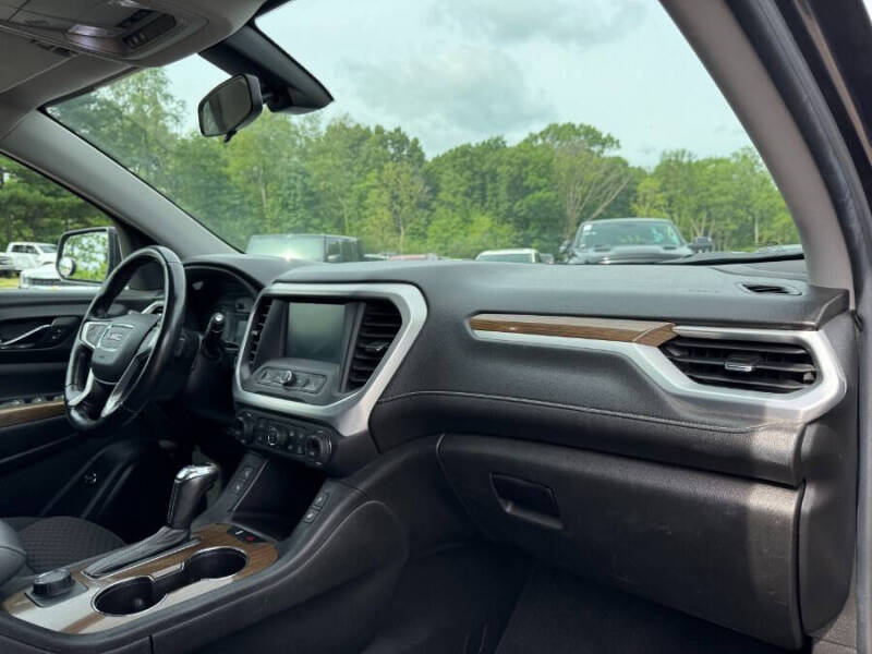 2017 GMC Acadia SLE-2