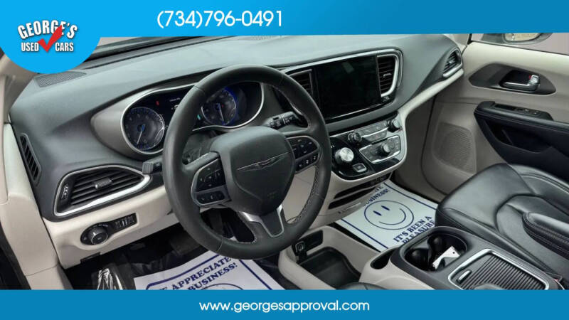 2023 Chrysler Pacifica Touring L