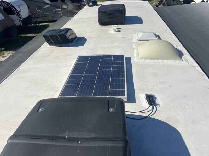 2021 Thor Motor Coach Hurricane