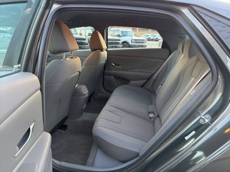 2024 Hyundai Elantra SEL