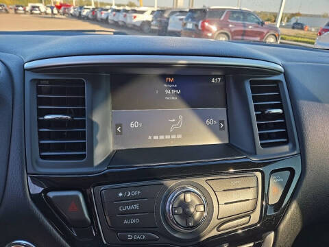 2019 Nissan Pathfinder S