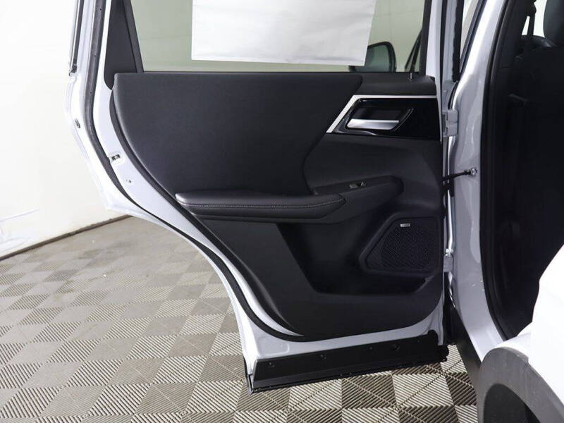 2026 Mitsubishi Outlander ES