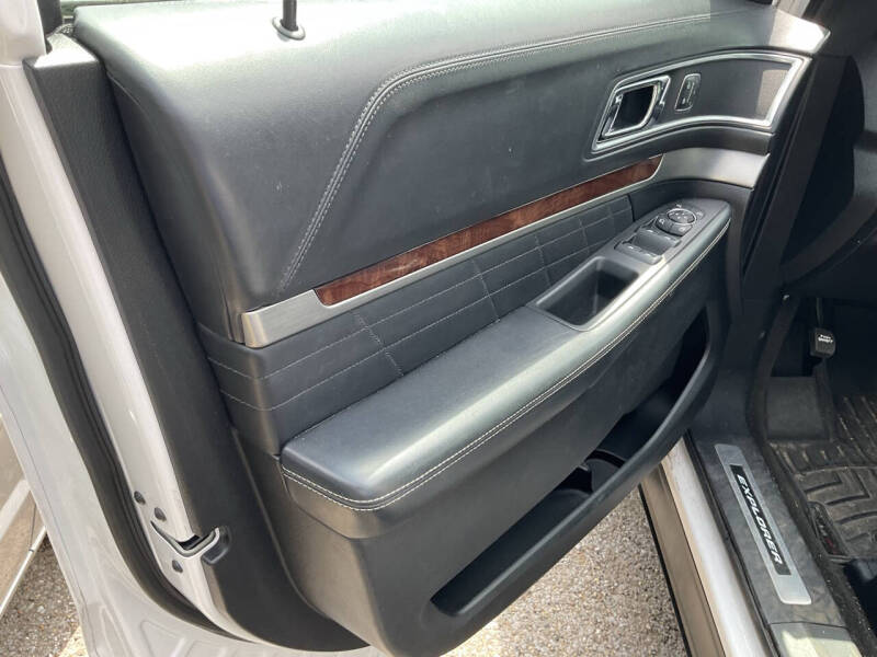 2017 Ford Explorer Platinum