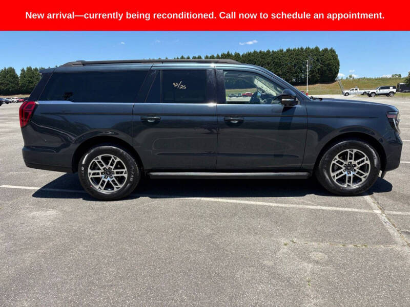 2025 Ford Expedition MAX Active
