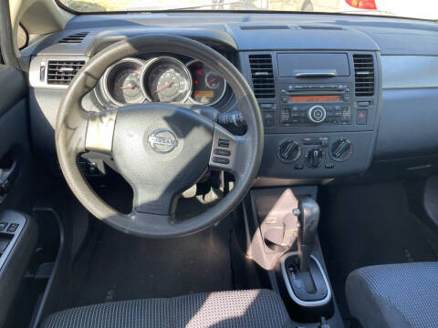 2011 Nissan Versa 1.8 SL