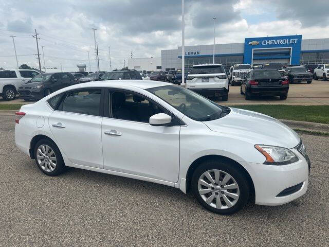 Used 2015 Nissan Sentra SV with VIN 3N1AB7AP8FY349458 for sale in Bloomington, IL