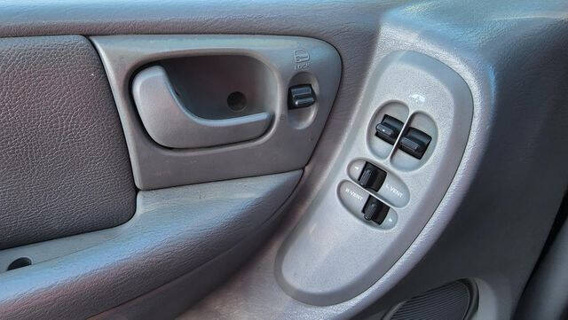 2005 Dodge Grand Caravan SE