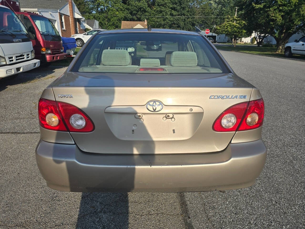 2007 Toyota Corolla for sale at QUEENSGATE AUTO SALES in York, PA