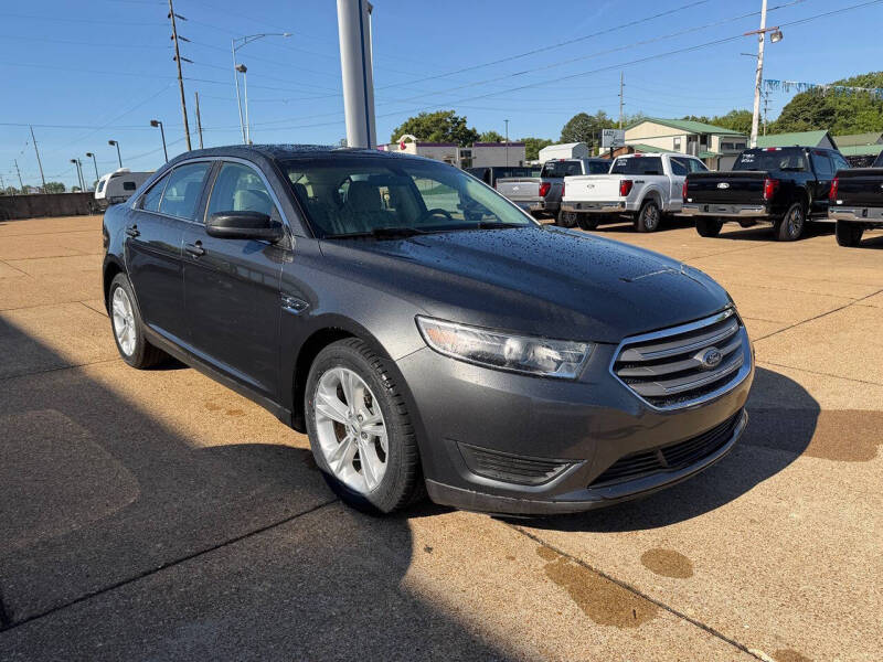 2016 Ford Taurus SE