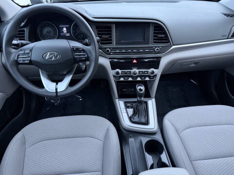 2020 Hyundai Elantra SE
