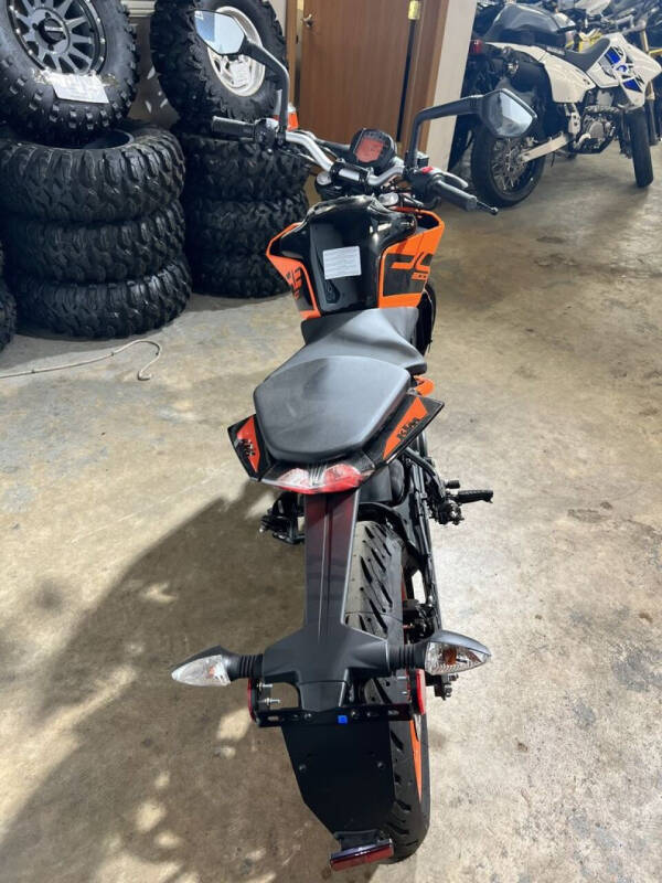 2023 KTM 200 Duke