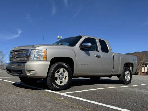 2008 Chevrolet Silverado 1500 for sale at Lenoir Auto in Hickory NC