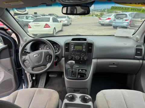2012 Kia Sedona LX