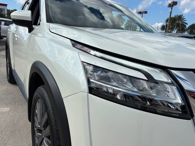 2024 Nissan Pathfinder SL