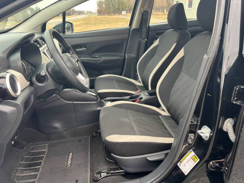 2022 Nissan Versa SV