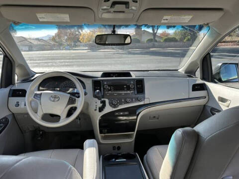 2012 Toyota Sienna