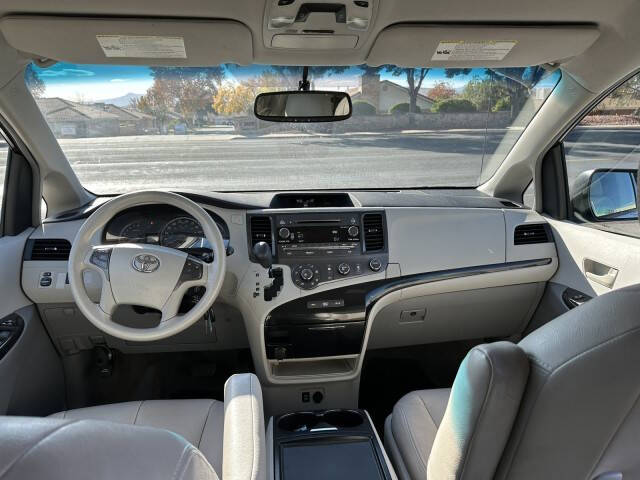 2012 Toyota Sienna