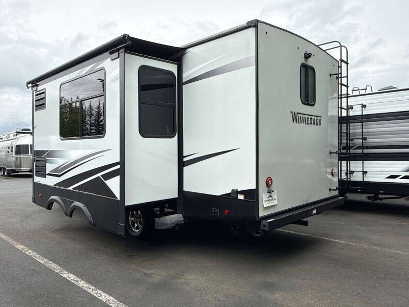 2021 Winnebago Voyage