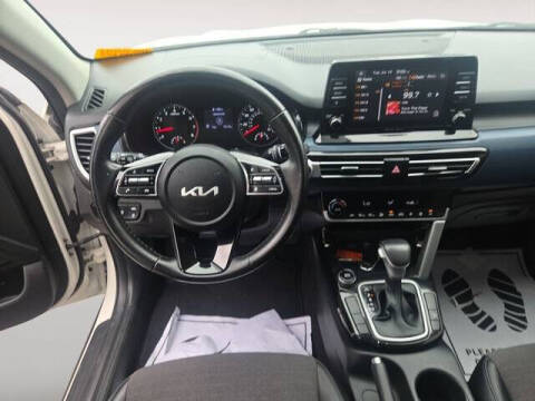 2023 Kia Seltos S