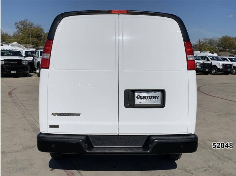 2023 Chevrolet Express 2500