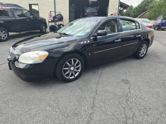 2007 Buick Lucerne for sale at QUEENSGATE AUTO SALES in York, PA