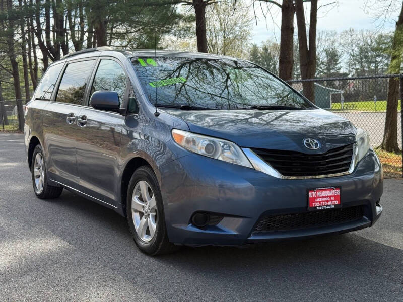 2014 Toyota Sienna LE Mobility 7-Passenger