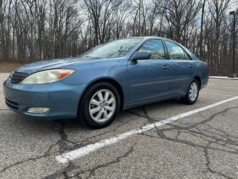 2004 Toyota Camry LE's photo