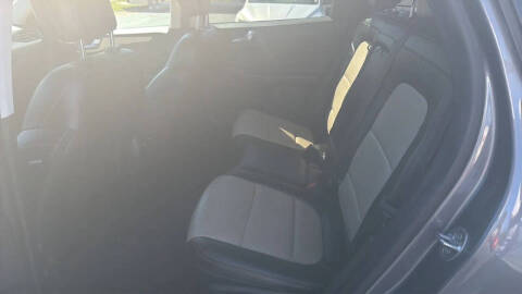 2021 Ford Escape Hybrid Titanium